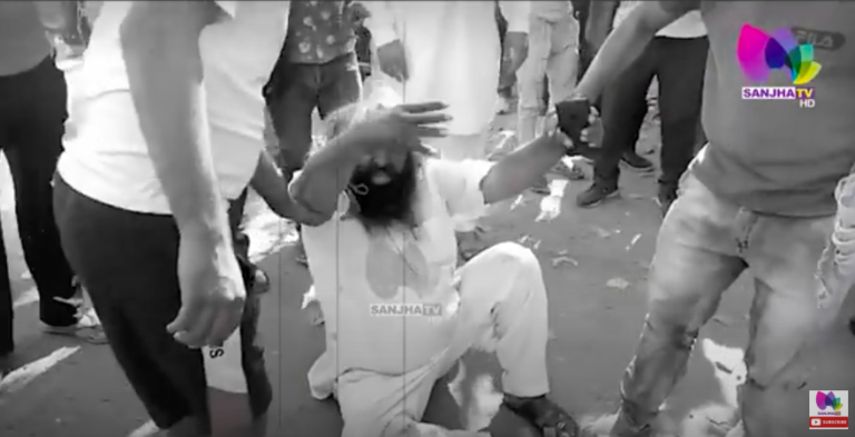 ਮਹਿਲਾ ਸਵਾਰੀ ਦੀ ਟਿਕਟ ਕੱਟਣ ਨੂੰ ਲੈ ਕੇ ਹੋਇਆ ਵਿਵਾਦ, ਪੁਲਿਸ ਦੀ ਮੌਜੂਦਗੀ ਵਿੱਚ ਲੱਥੀਆਂ ਪੱਗਾਂ