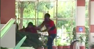 Viral Video ਦਾ ਅਸਲ ਸੱਚ ਆਇਆ ਸਾਹਮਣੇ, ਕੁੜੀ ਨੇ ਲਾਇਵ ਹੋ ਕੇ ਦੱਸਿਆ ਹੋਟਲ ਵਾਲੀ ਕਹਾਣੀ ਦਾ ਸੱਚ