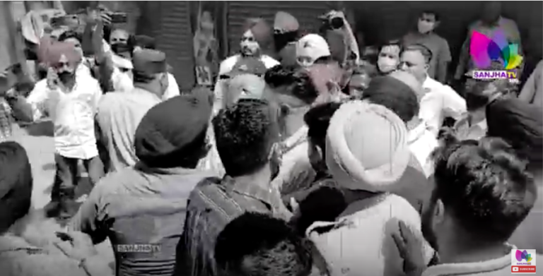 ਬੈਂਸ ਤੇ ਸਾਥੀਆਂ ਨੇ ਕੁੱਟਿਆ ਅਕਾਲੀ ਵਰਕਰ, ਮਾਰੇ ਥੱਪੜ, ਮੁੱਕੇ ਤੇ ਲੱਤਾਂ, ਲੱਥੀ ਪੱਗ | Sanjha TV