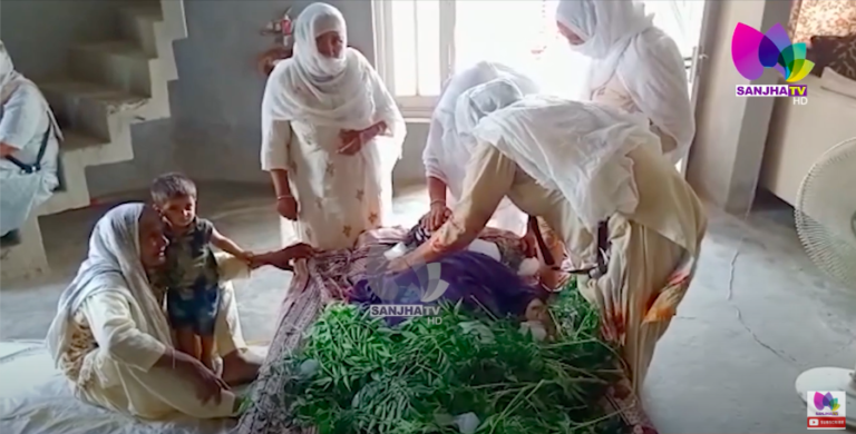 ਪਿੰਡ ਕੈਰੋਂ ਵਿਖੇ ਮਹਿਲਾ ਦੀ ਮੌਤ ‘ਤੇ ਪਰਿਵਾਰਕ ਮੈਂਬਰਾਂ ਨੇ ਲਾਏ ਗੰਂਭੀਰ ਇਲਜ਼ਾਮ | Sanjha TV