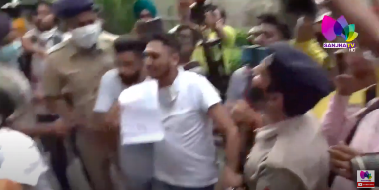 ਪੁਲਿਸ ਨੇ ਨਰਸਾਂ ਨੂੰ ਮਾਰੇ ਧੱਕੇ, ਭਿਿੜਆ ਪੱਤਰਕਾਰ, ‘ਪੰਜਾਬ ਭਵਨ ਬਾਹਰ’ ਨਰਸਾਂ ਕੀਤਾ ਭਾਰੀ ਪ੍ਰਦਰਸ਼ਨ | Sanjha TV