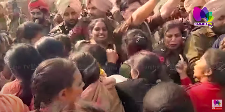 ਦੇਖੋ ਕਿਵੇਂ ਪੁਲਿਸ ਕਰ ਰਹੀ ਹੈ ਅਧਿਆਪਕਾਂ ਨਾਲ ਧੱਕਾ, ਕੀਤਾ ਲਾਠੀਚਾਰਜ | Sanjha TV